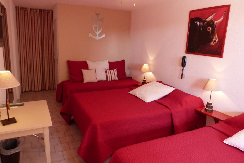 Lou Garbin Hotel Saint-Laurent-d'Aigouze Bilik gambar
